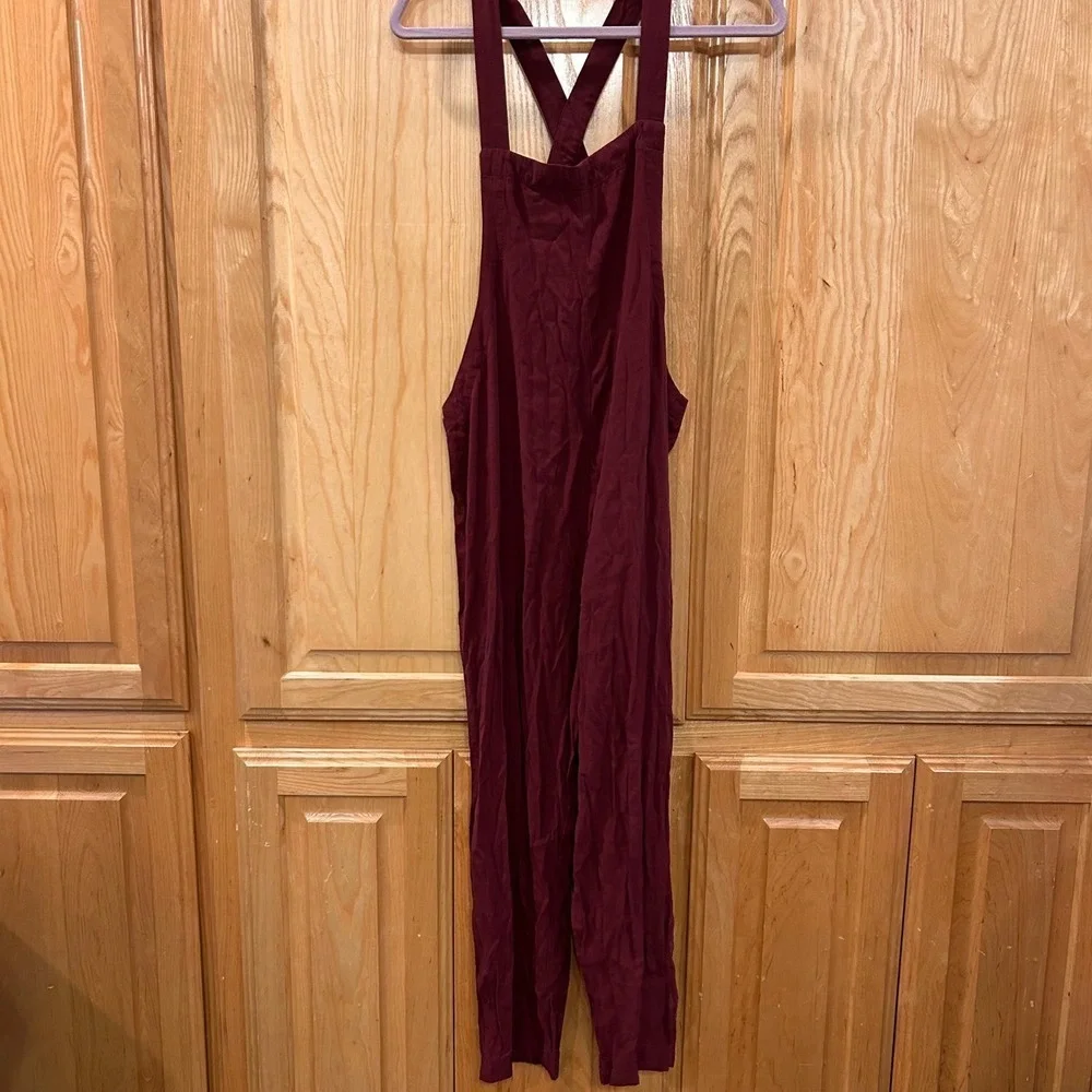 Urban Outfitters XS Burgundy Jumpsuit Cross Back Sleeveless Casual - Picture 7 of 7